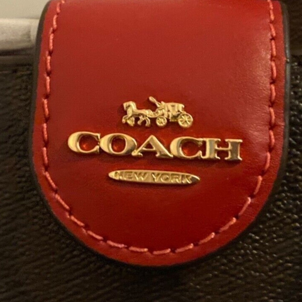 Coach Medium Corner Zip Wallet In Signature Canvas NWT - Picture 3 of 4
